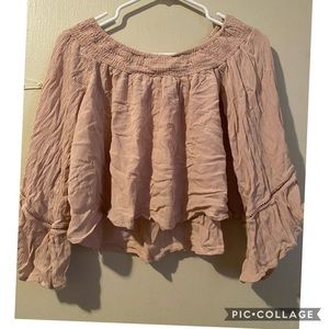 Light pink crop top w flowy sleeves. just wrinkles